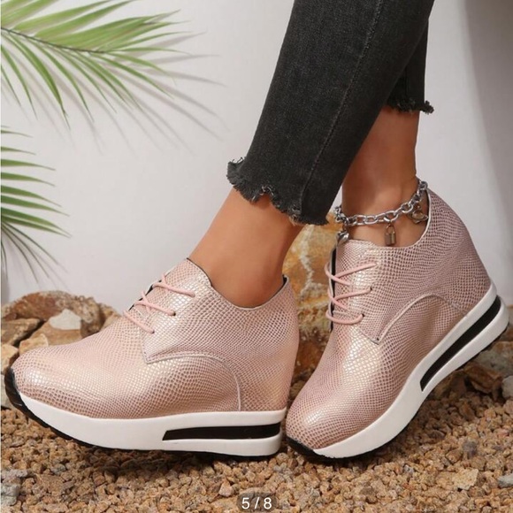 Shoes With Wedge Heels NWT - Picture 5 of 8